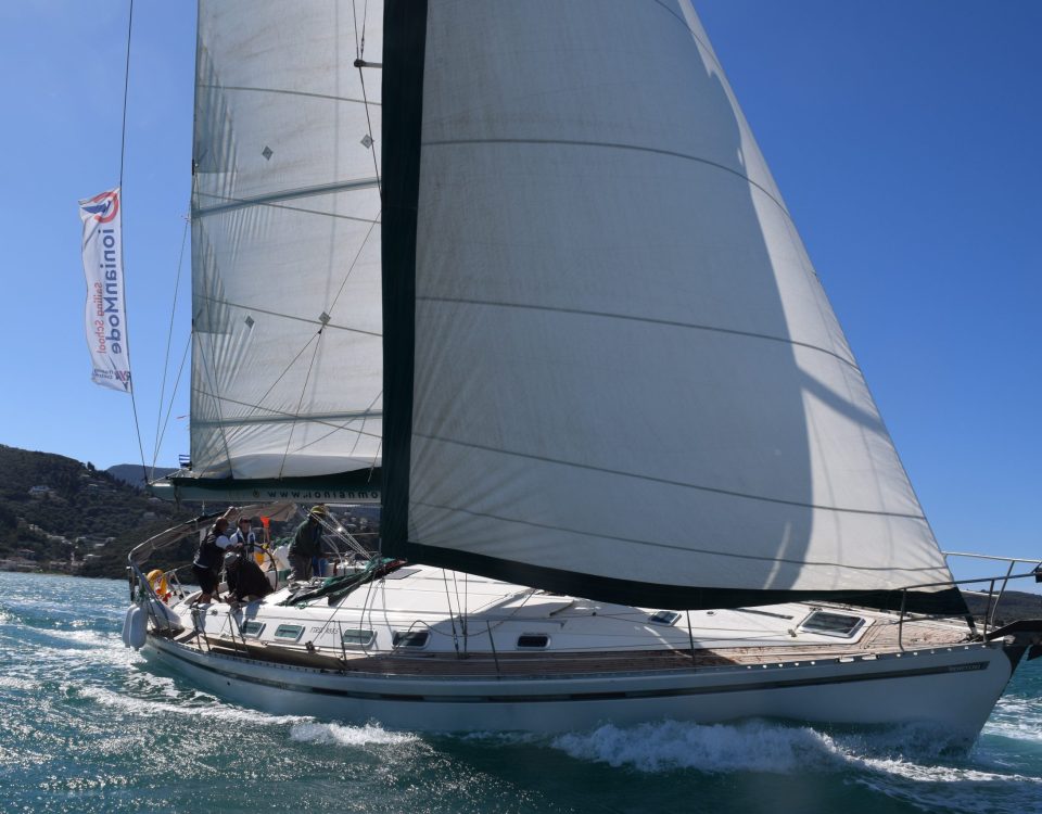 Learn to Sail in Grece