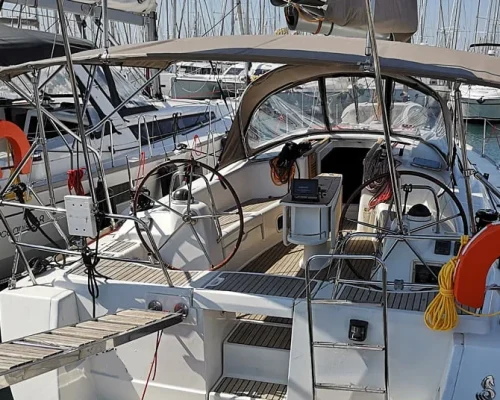 Beneteau-Oceanis-43_Skyfall_02.jpg